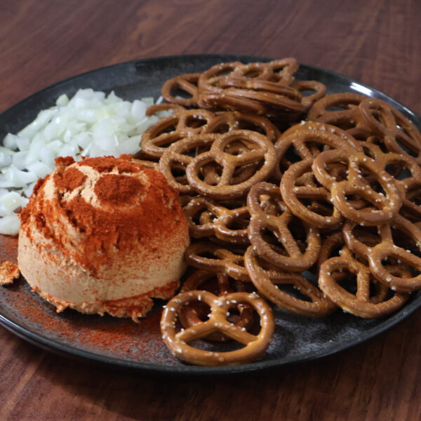 Spundekäs' mit Brezelchen Spundekäs' mit Brezelchen